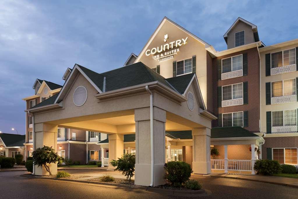 Comfort Inn & Suites St Paul Northeast Vadnais Heights Exterior photo